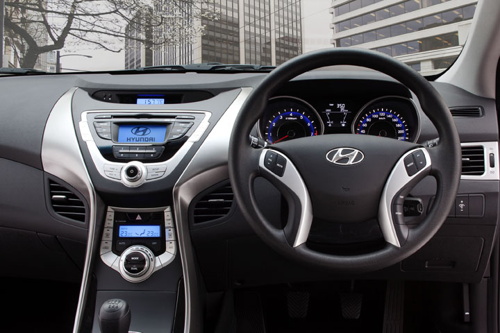 2012 Hyundai Elantra interior