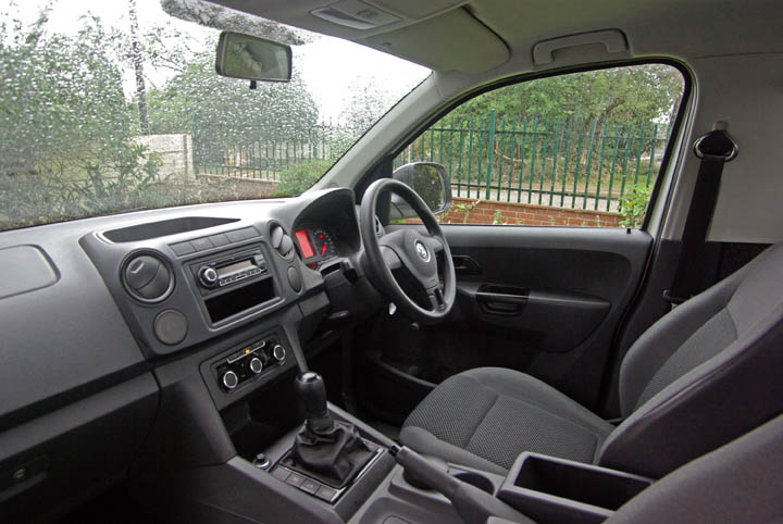 2011 VW Amarok Basic inside