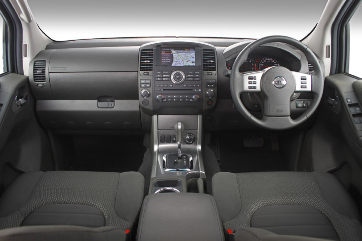 2011 Nissan Navara LE interior