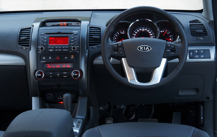 2011 Kia Sorento 3.5 V6 interior view