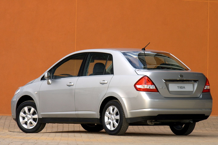2011 Nissan Tiida rear view